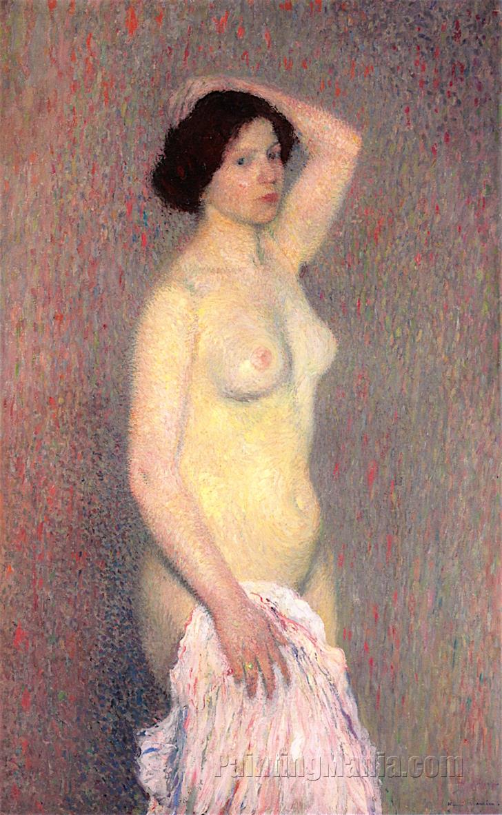 Femme nue debout un bras leve derriere la tete